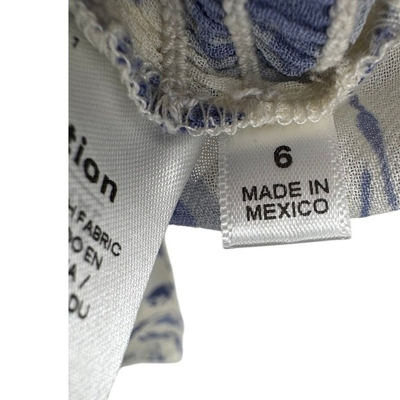 Reformation Blue White Floral Delevan Top Smocked Puff Sleeve Size 6 - Picture 7 of 8